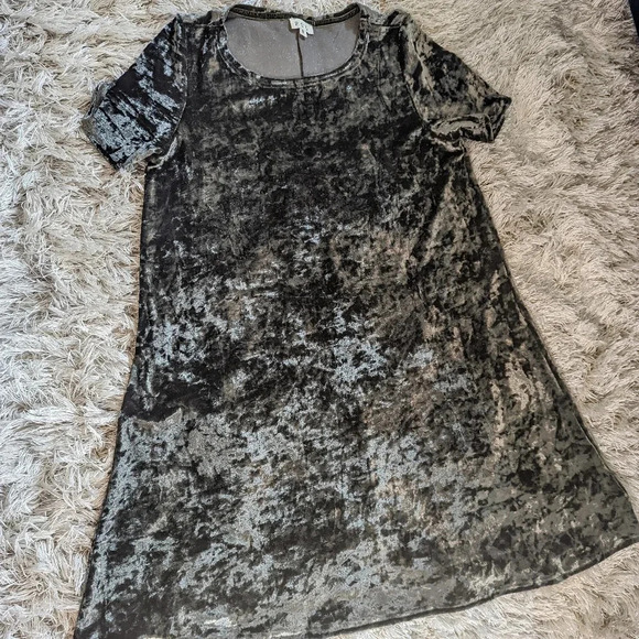 POL Velvet dress - Picture 2 of 3